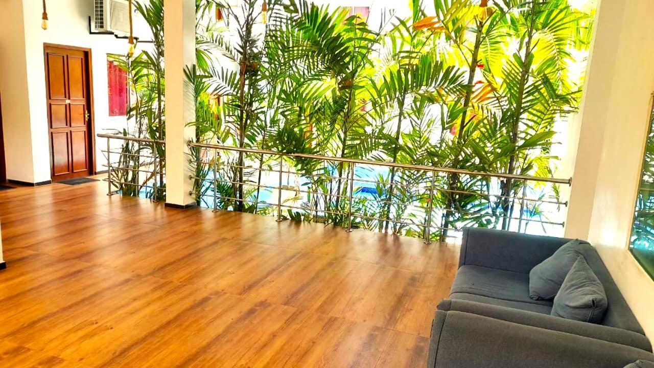 Sea Breeze Hotel 3*