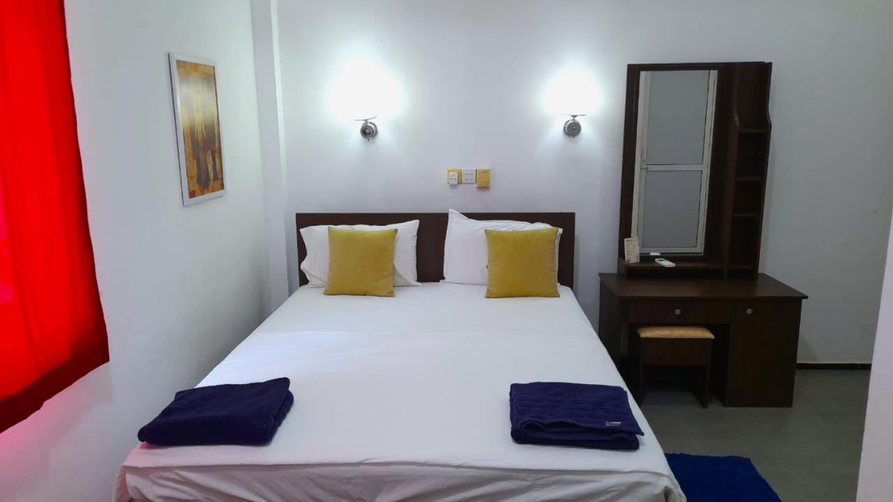 Sea Breeze 3* Mirissa