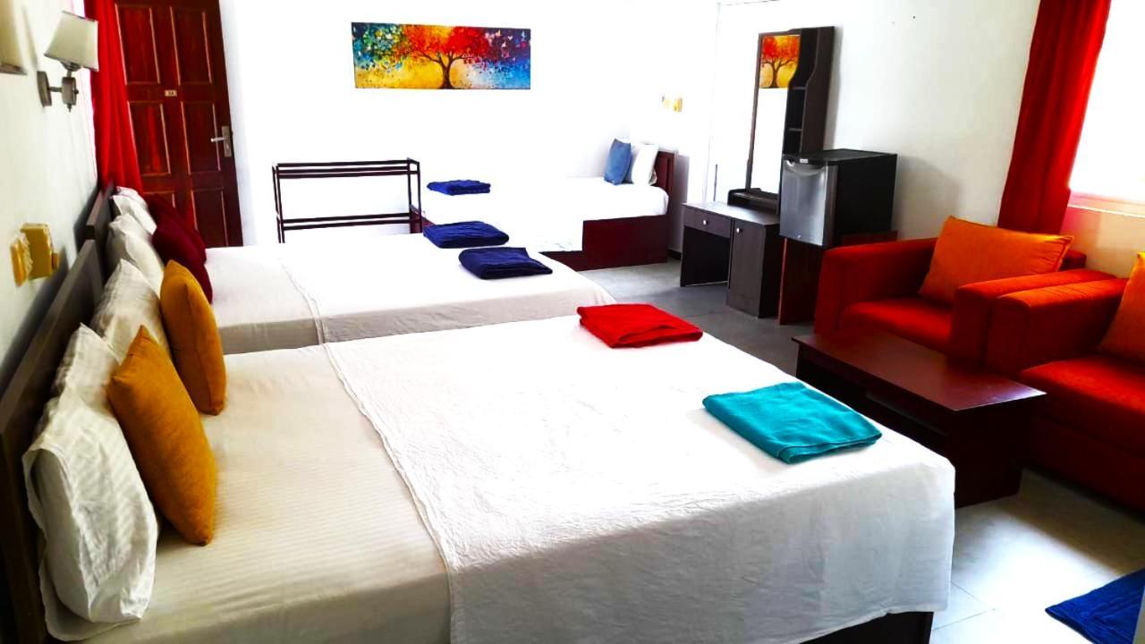 Sea Breeze Hotel Mirissa
